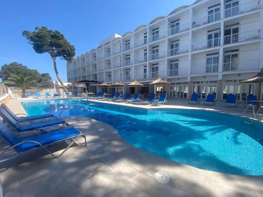 Hotel Isla Cabrera Mallorca: Disfruta de un Paraíso en la Playa