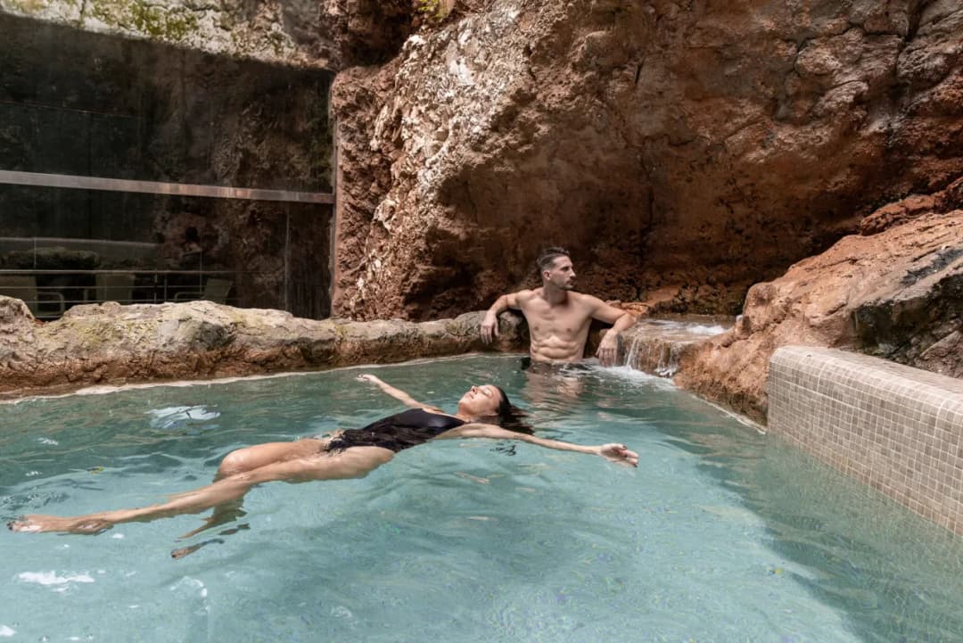 Precios de balneario La Hermida: tarifas que no te esperas