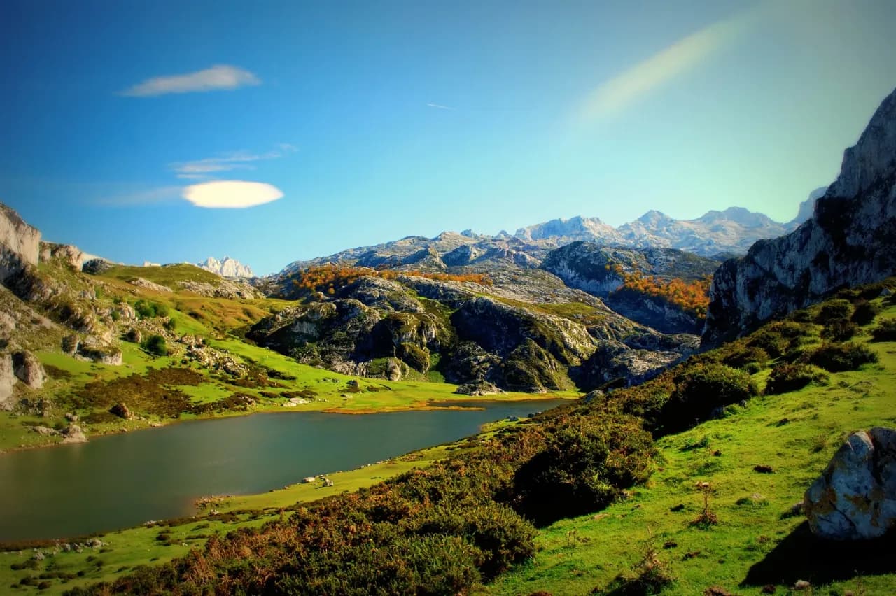 ¿Se puede subir en coche a los lagos de Covadonga? Acceso y restricciones